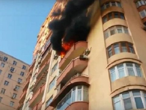 Bakıda yaşayış binasında YANĞIN