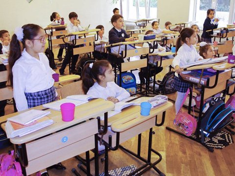 Məktəblərdə imtahanların sayı azaldıla bilər