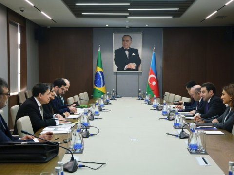 İki ölkə arasında siyasi məsləhətləşmələr
