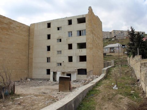 Bakının bu ərazisində sürüşmə təhlükəsi yaranıb - Sakinlər köçürüləcək