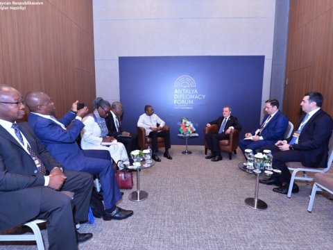 Ceyhun Bayramov Burkina Fasonun XİN başçısı ilə görüşdü