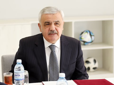 Rövnəq Abdullayev vəzifəsindən bu tarixdə GEDİR - YENİLƏNİB