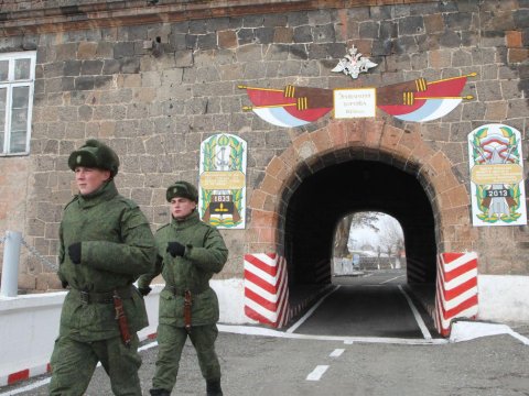 Ermənistandakı Rusiya bazası və sərhədçiləri - Paşinyan onları çıxara biləcəkmi...