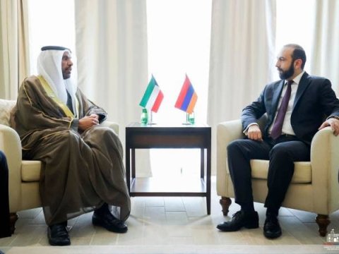 Mirzoyan küveytli həmkarı ilə Azərbaycanla normallaşmanı müzakirə edib