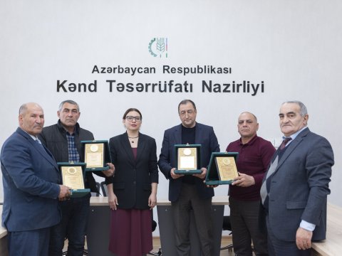 Fərqlənən fermerlər mükafatlandırıldı - FOTO