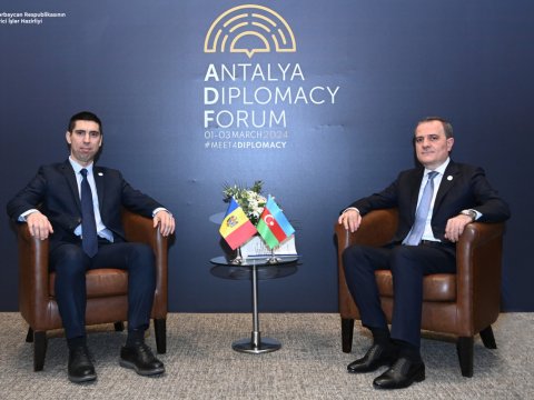 Nazir moldovalı həmkarı ilə danışıqlar apardı 