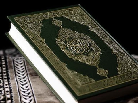 100 min manata Quran kitabı satılır - FOTO
