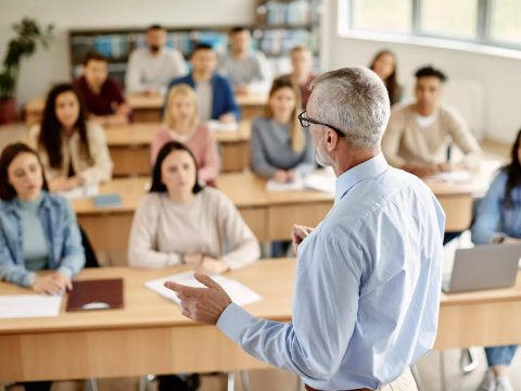 Bu halda müəllim öz fənni ilə yanaşı digər fənləri də tədris edə bilər - RƏSMİ