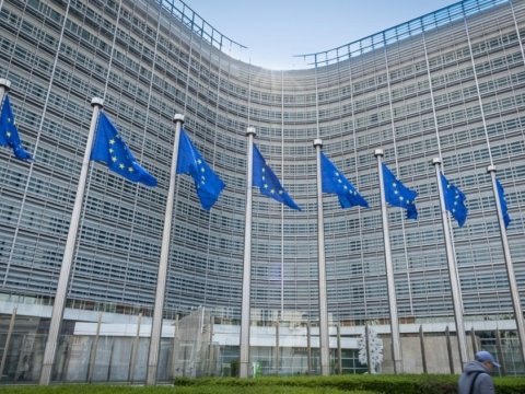 Avrokomissiya “Apple”ı 1,8 milyard avro cərimələyib