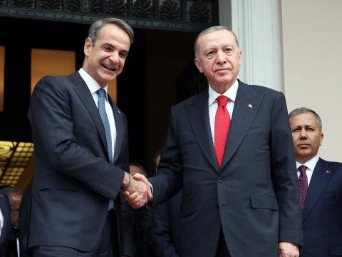 Ərdoğan Yunanıstan baş nazirinə zəng etdi 