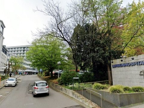 İnsanları xəstəxanada girov götürdü