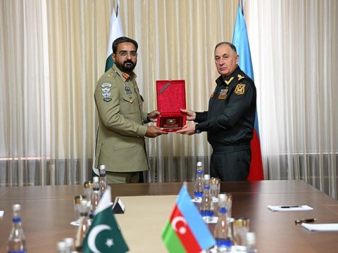 Kərim Vəliyev pakistanlı generalla müzakirələr apardı - FOTO