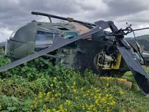 Türkiyədə hərbi helikopter məcburi eniş etdi - Yaralı var