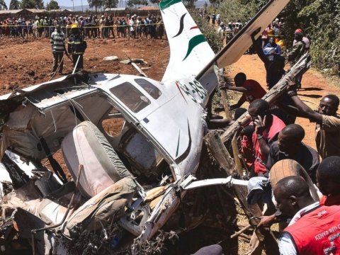 İki təyyarə toqquşdu - Ölənlər var 