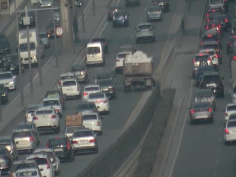 Yük maşını yolda xarab oldu - Tıxac yarandı
