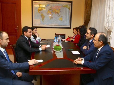 Hikmət Hacıyev Türkiyə XİN başçısının müavini ilə görüşdü 
