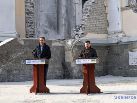 Zelenski Mitsotakis ilə görüşdü - Raket zərbələri zamanı...
