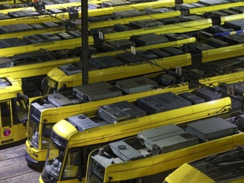 Maşinistlər və aeroport işçiləri tətilə başlayıb - Almaniyada