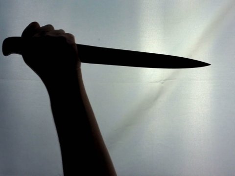 36 yaşlı kişi bıçaqlandı - Arvadından şübhə edilir