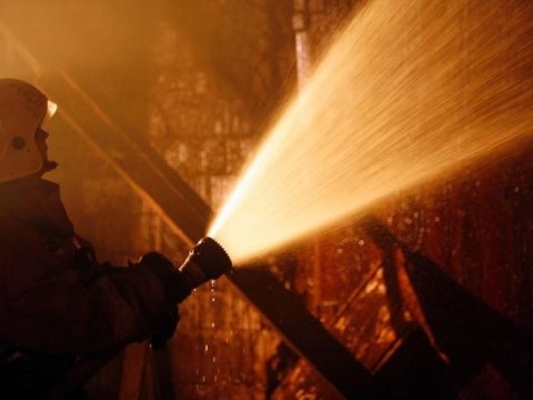 Naxçıvanda ikimərtəbəli evdə yanğın