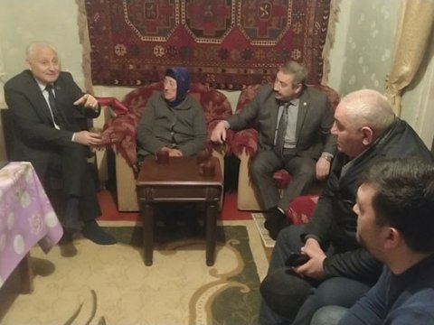 Qərbi Azərbaycan icmasının üzvləri 101 yaşlı xanımı ziyarət etdilər - FOTO