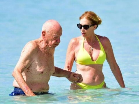 92 yaşlı milyarder 6-cı dəfə nişanlanıb