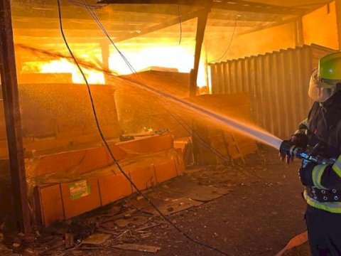 Novxanıda açıq ərazidə başlayan yanğın yaşayış evinə keçib