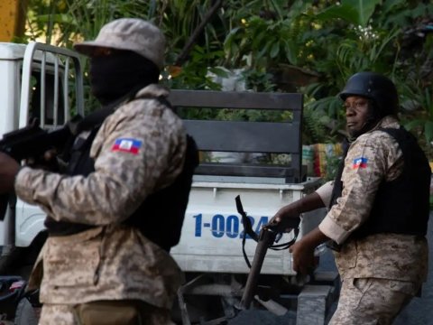 Haitidə silahlı dəstələr prezident sarayına hücum etdilər