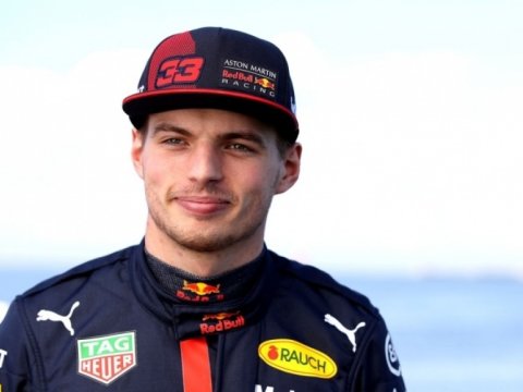 Yenidən Formula 1-in qalibi oldu 