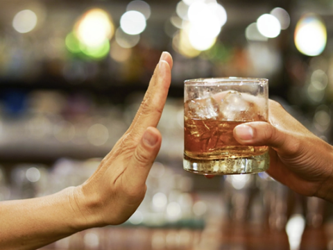 16 yaşlı qız toyda alkoqoldan ZƏHƏRLƏNDİ