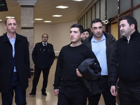 Əsirlikdən qayıdan hərbçimizin atası - 