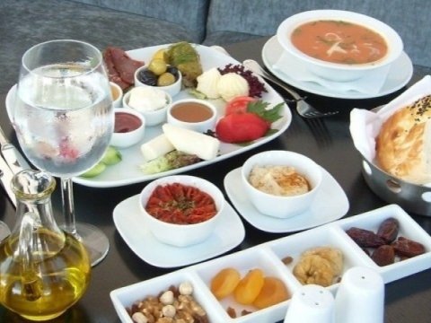 Oruc tutmaq insanın iradəsini və səbrini təkmilləşdirir