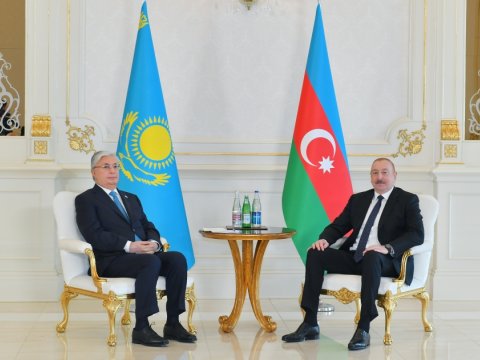 Prezidentlərin məhdud tərkibdə görüşü BAŞLADI