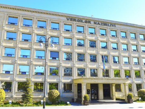 Vergi orqanlarının vəzifəli şəxslərinə xüsusi rütbə ömürlük veriləcək