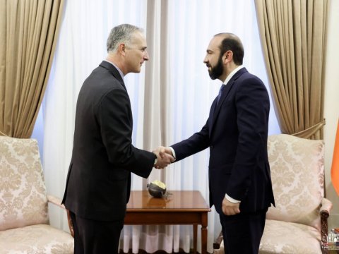 Lui Bono İrəvana gəldi - Mirzoyanla görüşdü