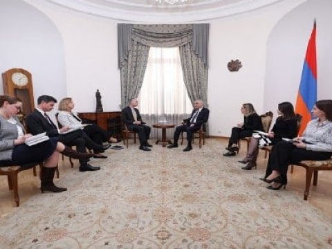 Lui Bono İrəvanda daha bir görüş keçirdi