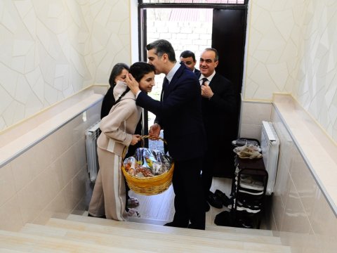 Naftalanda Novruz bayramında şəhid ailələrini ziyarət - FOTO
