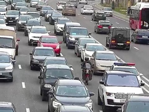 Bakının əsas yollarında TIXAC var