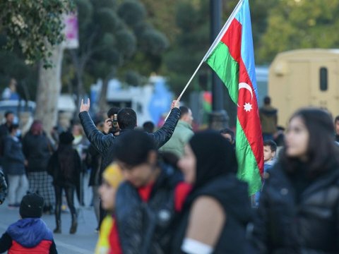 Əhalinin sayı artıb, ölənlər azalıb - Qadınlar kişilərdən çoxdur...