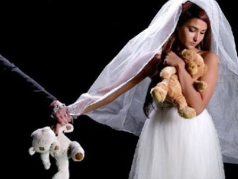 17 yaşlı qızı evləndirmək istədilər - Qarşısı alındı