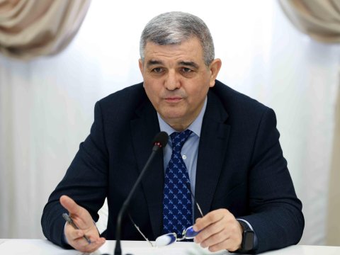 Olmaz ki, nazirlik məsləhət verdiyi qədər iş yeri açsın? - Fazil Mustafa