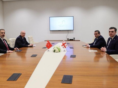 Hakan Fidan Bakıda gürcü həmkarı ilə GÖRÜŞDÜ