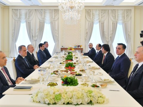 İlham Əliyevin Kobaxidze ilə geniş tərkibdə görüşü keçirilib - YENİLƏNİB