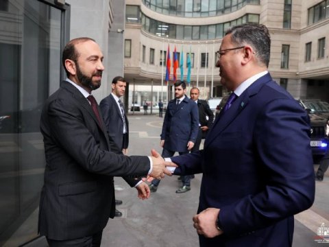 Qazaxıstanın XİN başçısı İrəvandadır - Mirzoyanla görüşdü