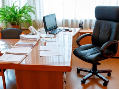 Nöqsanlara yol verən məktəb direktoru işdən çıxarıldı