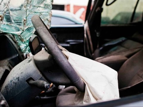 Şabranda iki maşın toqquşdu - Yaralılar var