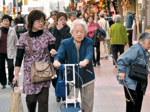 Yaponiyada yaşlı insanlar əməyə cəlb edilir
