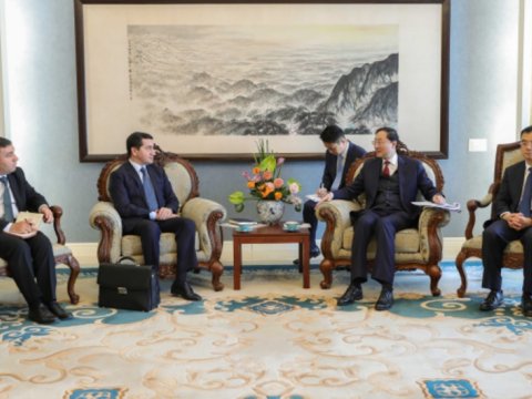 Azərbaycan Çinlə əlaqələrin inkişafına böyük önəm verir - Hikmət Hacıyev