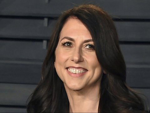 Ceff Bezosun keçmiş arvadı QHT-lərə 640 milyon dollar bağışlayıb