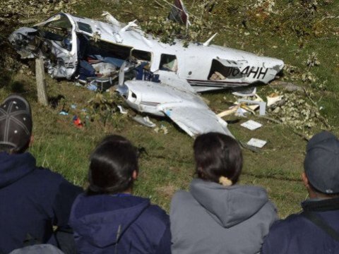 Təcili yardım təyyarəsi qəzaya uğradı - 4 nəfər öldü